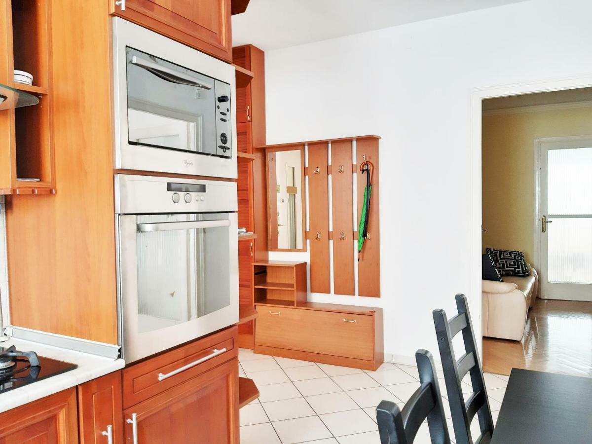 Gold Rose Apartment With 3 Rooms Boedapest Buitenkant foto