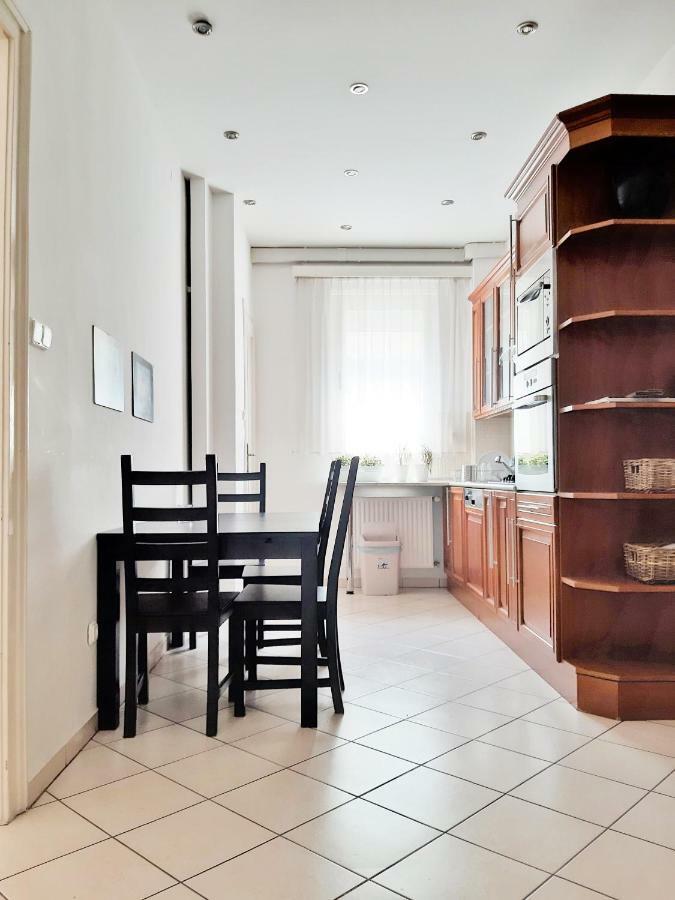 Gold Rose Apartment With 3 Rooms Boedapest Buitenkant foto