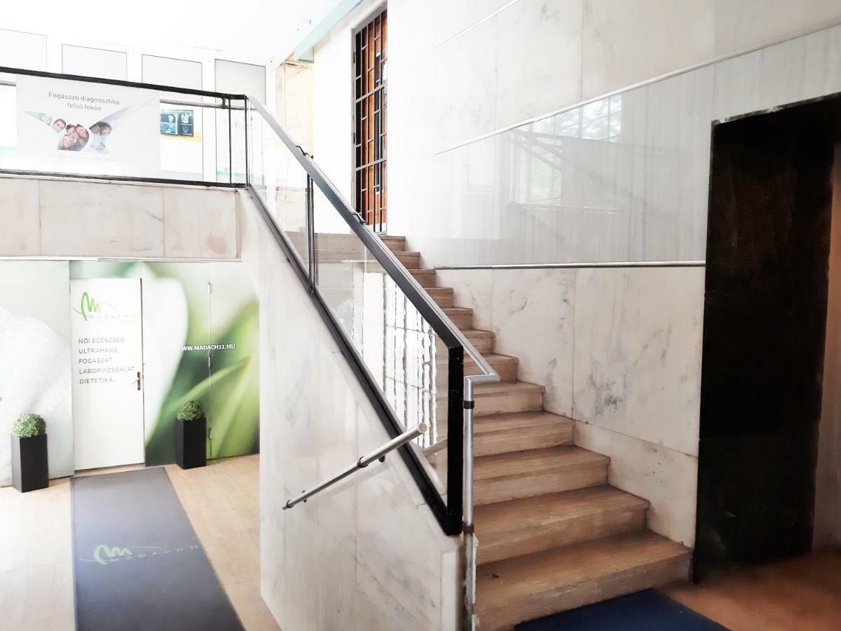 Gold Rose Apartment With 3 Rooms Boedapest Buitenkant foto