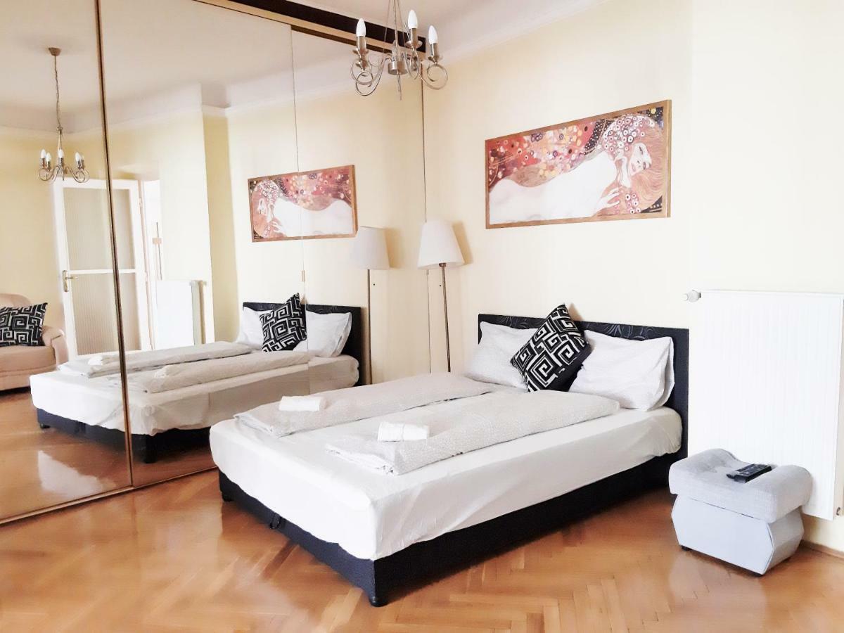 Gold Rose Apartment With 3 Rooms Boedapest Buitenkant foto